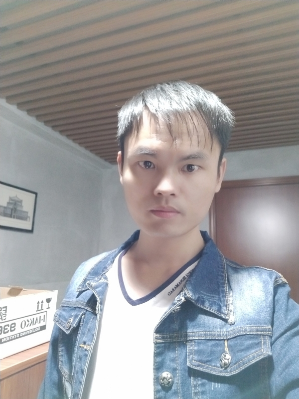 阿信的第一张照片--深圳残疾人相亲网