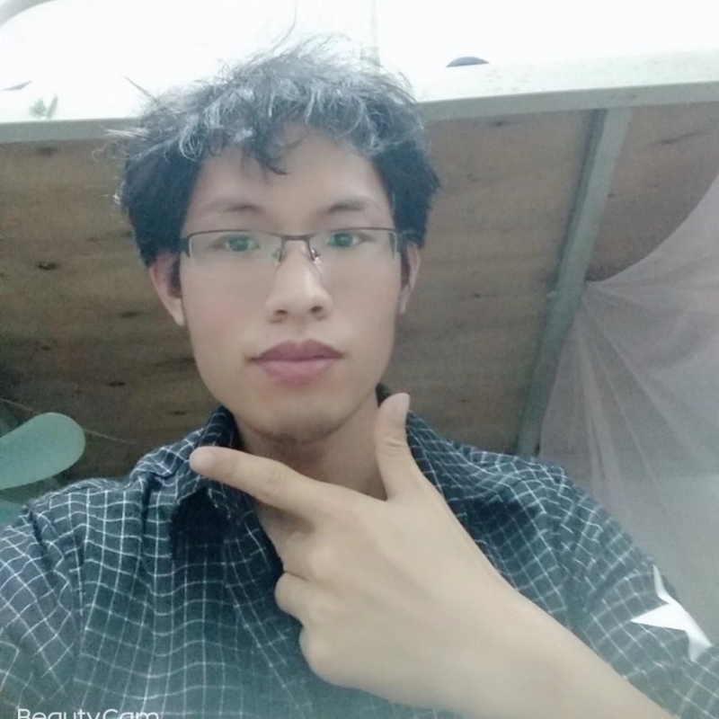 右边的第一张照片--深圳残疾人相亲网